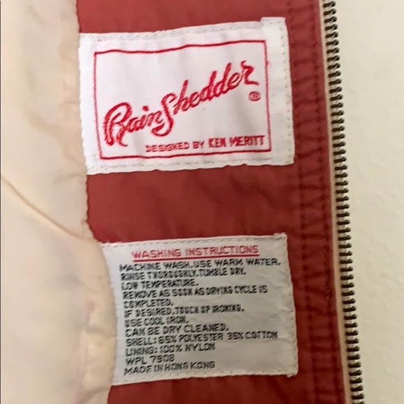 Chic rain jacket. - Picture 3 of 6